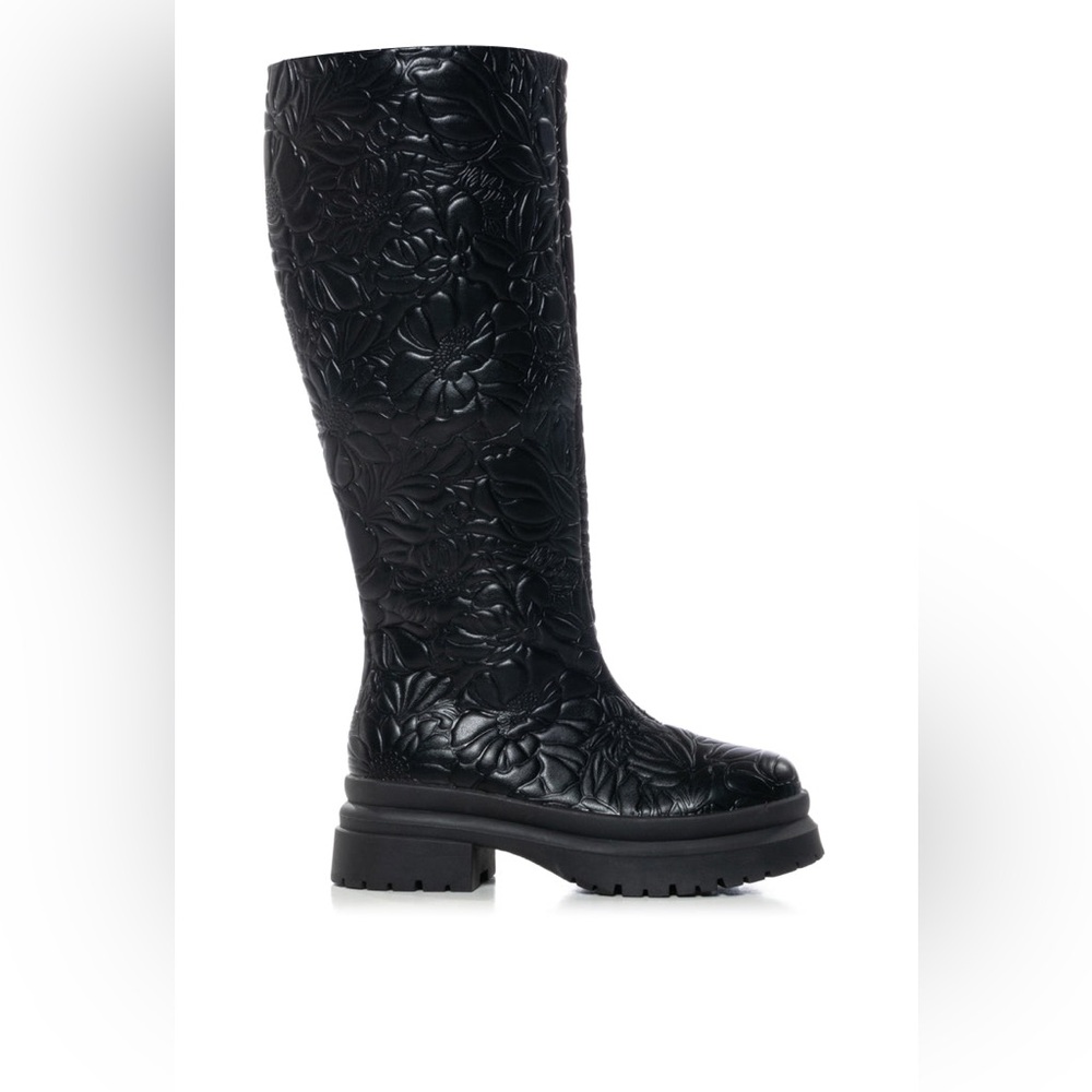 AZALEA WANG TUFFIN BLACK FLORAL EMBOSSED BOOT Sz.8 - Picture 2 of 6